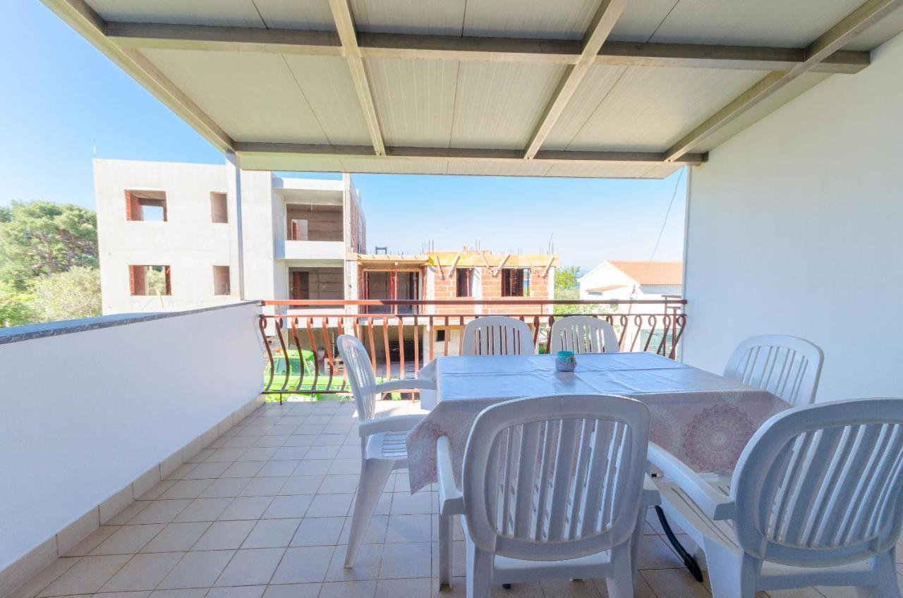 Apartments Slavica R Banjol Exterior photo